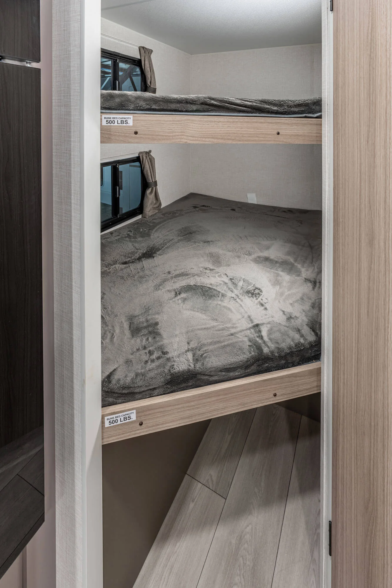 2026 KZ RV Sportsmen Classic 171BH Travel Trailer Double Bunks — illustration du fabricant, millésime indiqué sur la photo