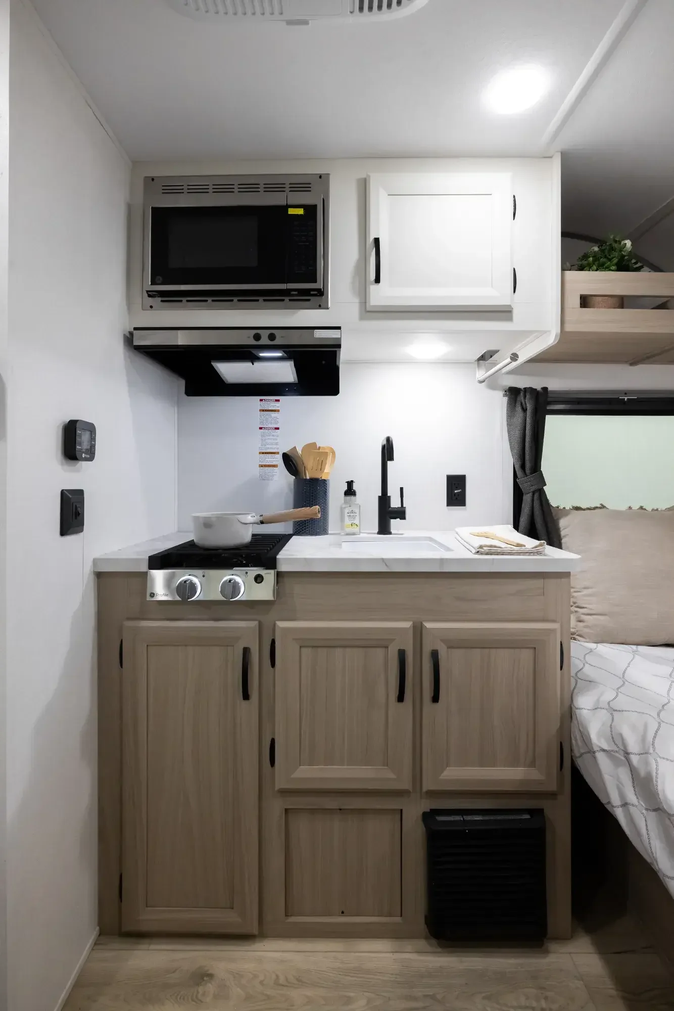 Forest River Viking 12RD 2027 — Cuisine