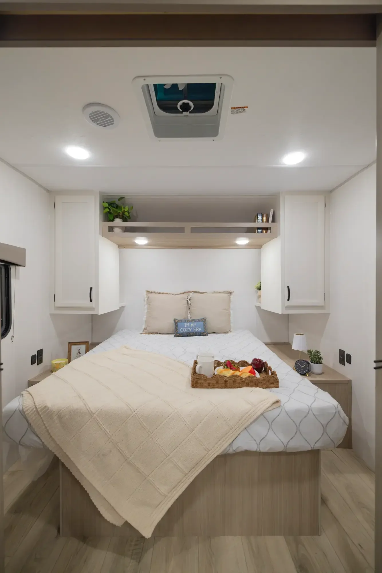 Forest River Viking 262DBS 2027 — vue intérieure 5