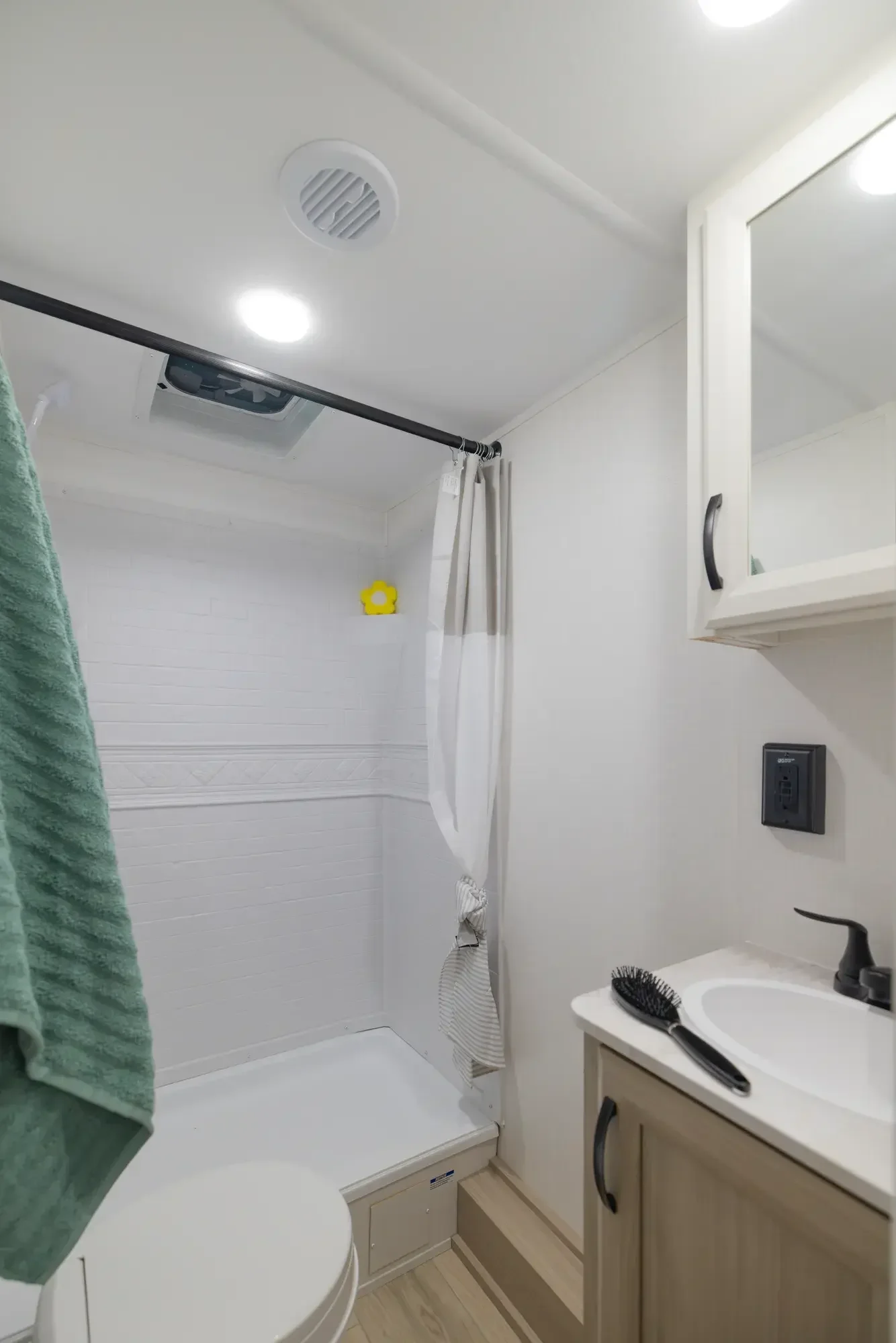 Forest River Viking 262DBS 2027 — vue intérieure 10