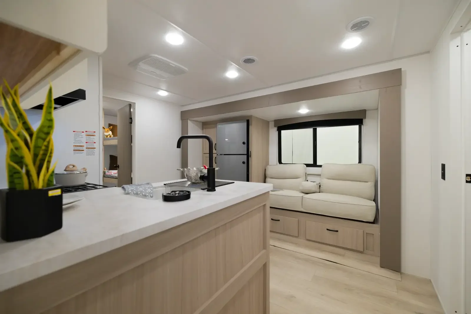 Forest River Viking 26BHD 2027 — vue intérieure 9