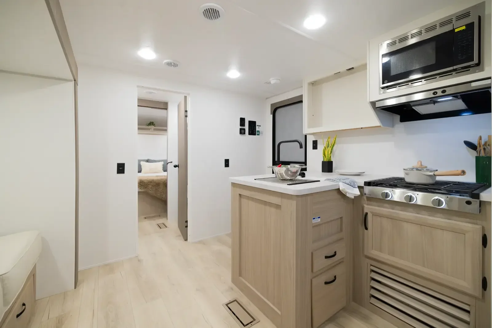 Forest River Viking 26BHD 2027 — vue intérieure 3