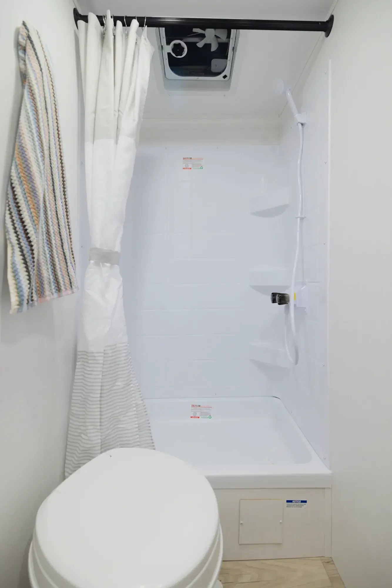 Forest River Viking 26BHD 2027 — vue intérieure 4